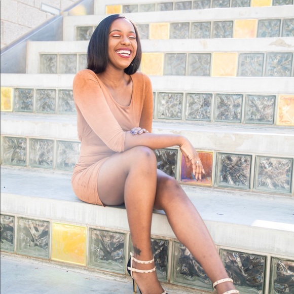 Meet your ✨Posher ambassador!✨ - Picture 2 of 8